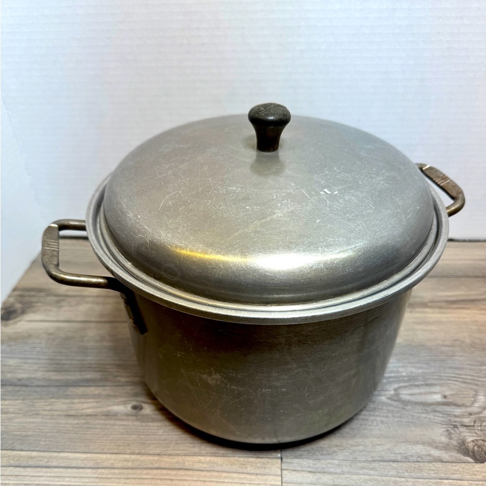 Vintage Wear-Ever Wear Ever 5 Quart Aluminum Stock Pot w/Lid Made In The USA